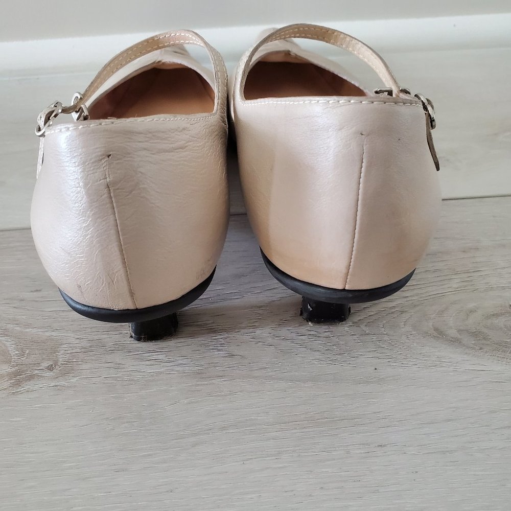Women's Leather Heel Pumps, Size 9 - Picture 4 of 11